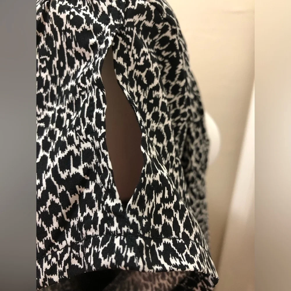 NWT Talbots short sleeve midi dress. Length 40” armpit/armpit 20”, shoulders 15”